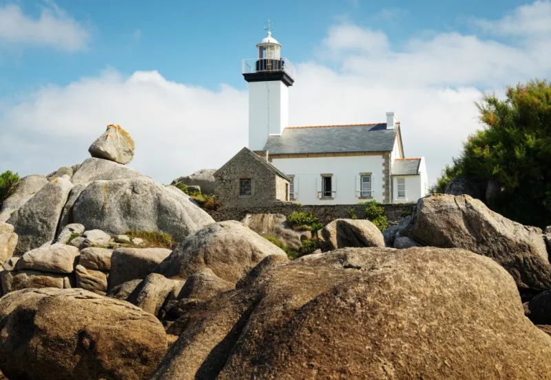 Art by Bluebird Bluebird - Phare de Pontusval, Bretagne, France - 1000 piece jigsaw puzzle Hot