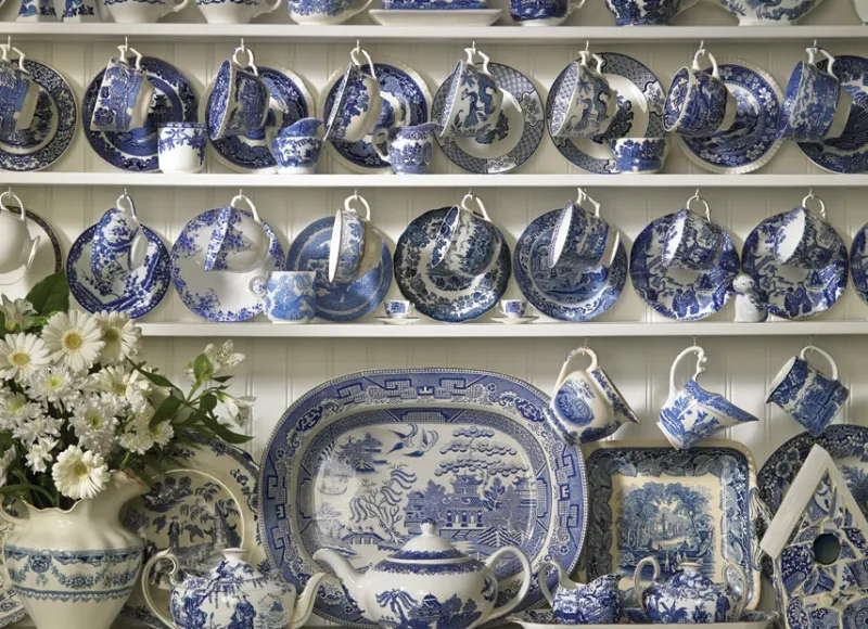 Cobble Hill - China Hutch - 1000 Piece Jigsaw Puzzle Clearance