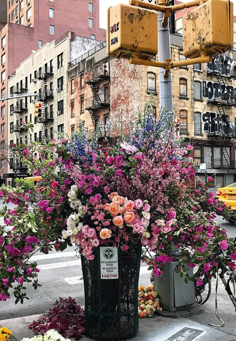 Ravensburger - Flowers in New York - 300 Piece Jigsaw Puzzle Outlet